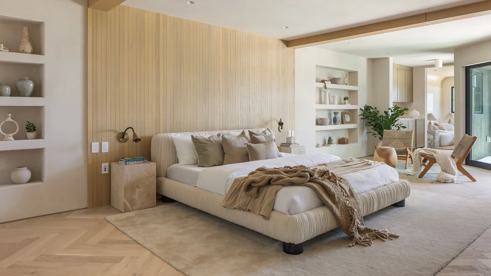 Studio Apartment photo 1